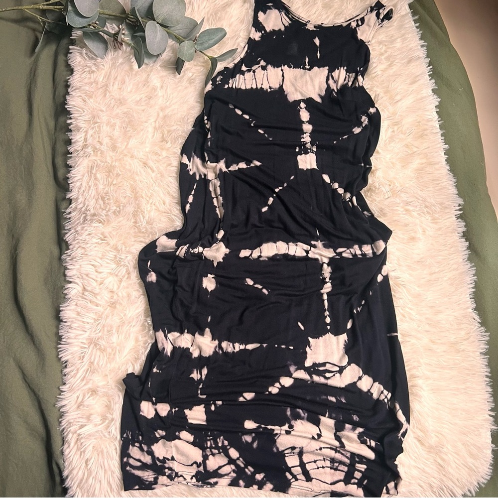 *3 for $25* Mossimo black white tie-dye fitted summer dress
